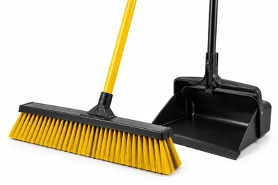 Brooms & dustpans